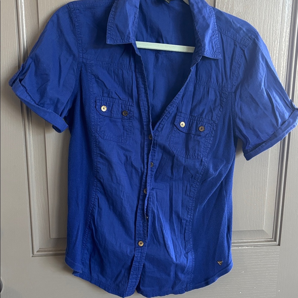 Guess button down blouse